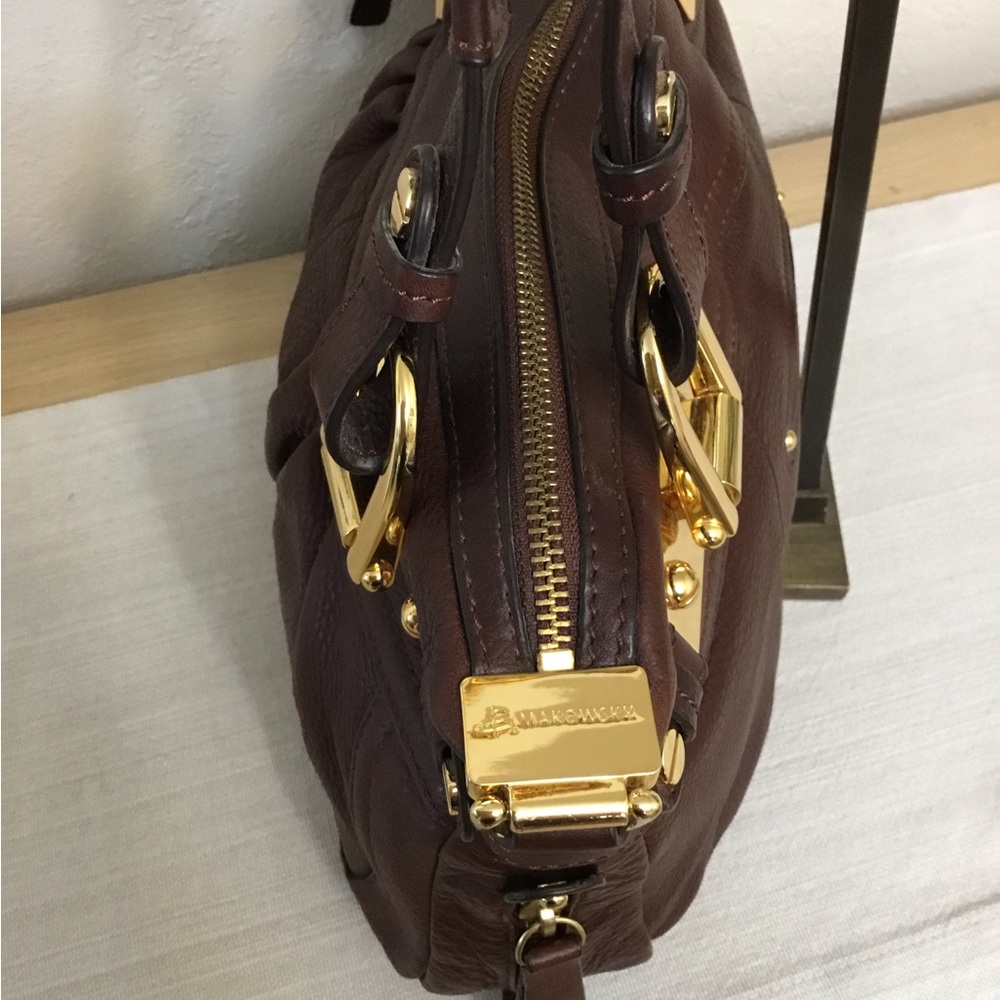 b. makowsky Chocolate Brown Leather Shoulder Bag with Gold Hardware - Picture 4 of 12